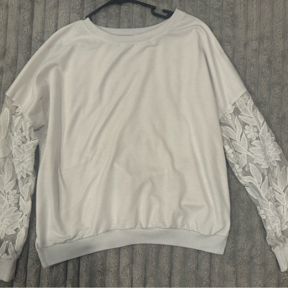 White Sweater with Lace Sleeves Size L